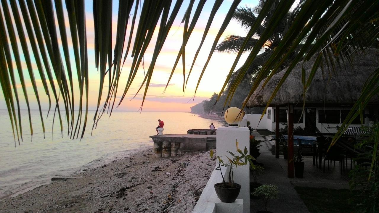Bamboo Beachhouse Dormitory Garcia Hernandez Екстериор снимка