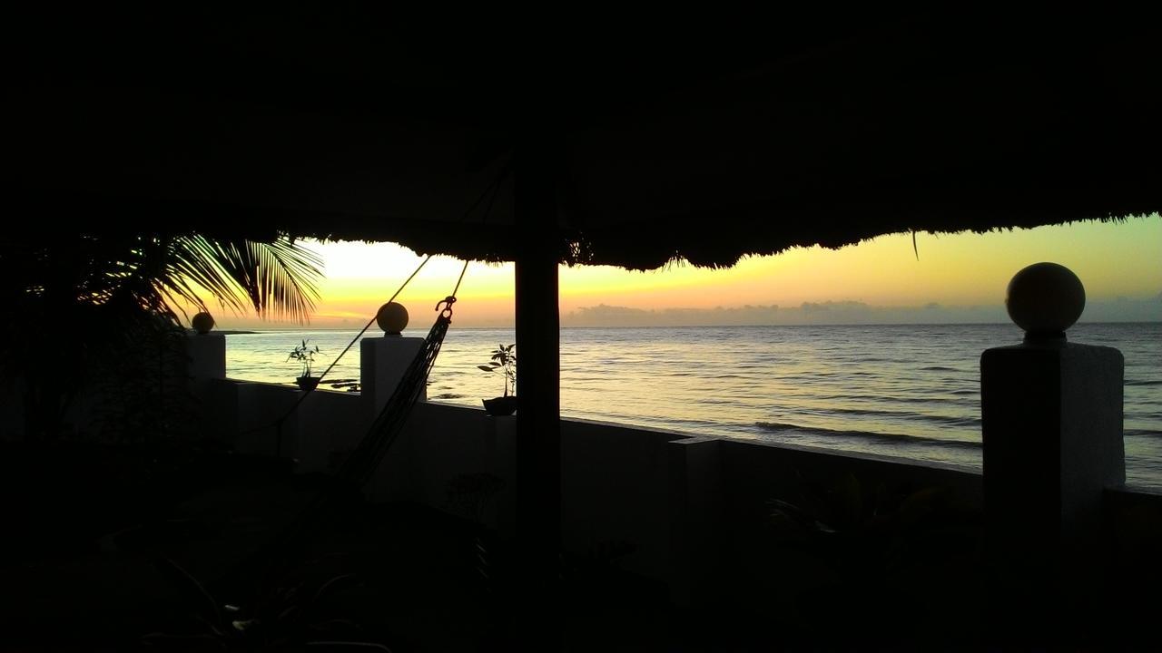 Bamboo Beachhouse Dormitory Garcia Hernandez Екстериор снимка
